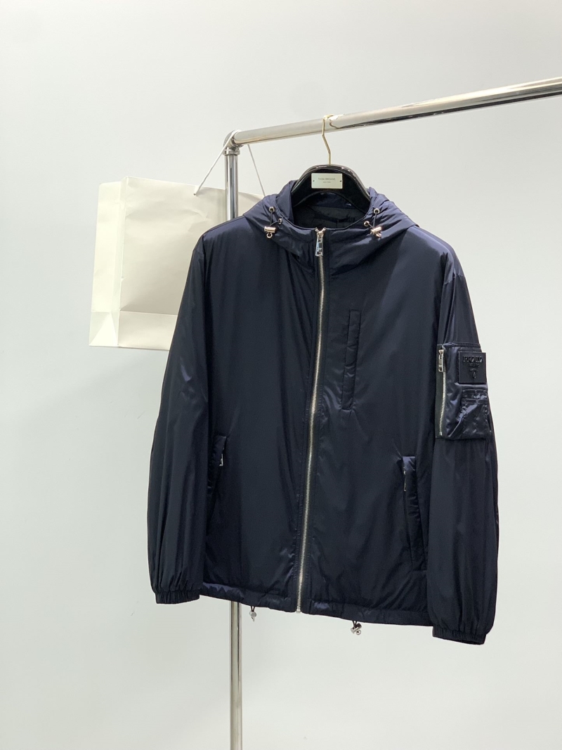 Pra*a outwear